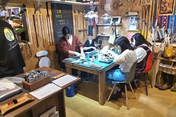 革教室LEATHER工房YANAI 