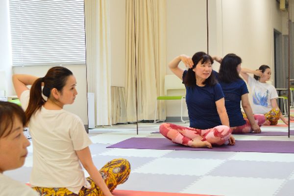 ルーシーダットン(タイ式ヨガ)ベイべリイ